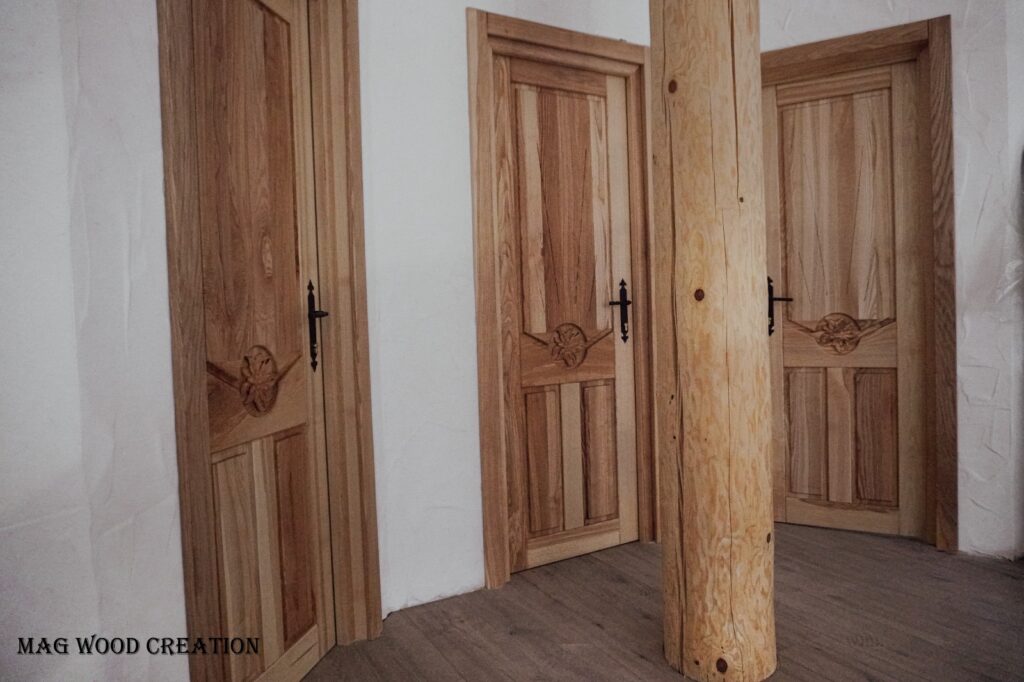 usi rustice lemn masiv